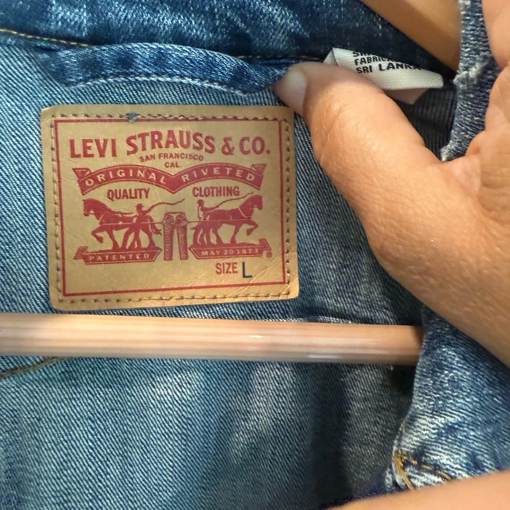 Levi’s Trucker Light Blue Denim Jacket - Picture 4 of 4